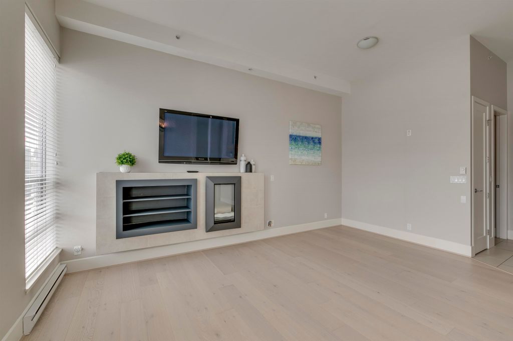 listing image 1105187239463265910