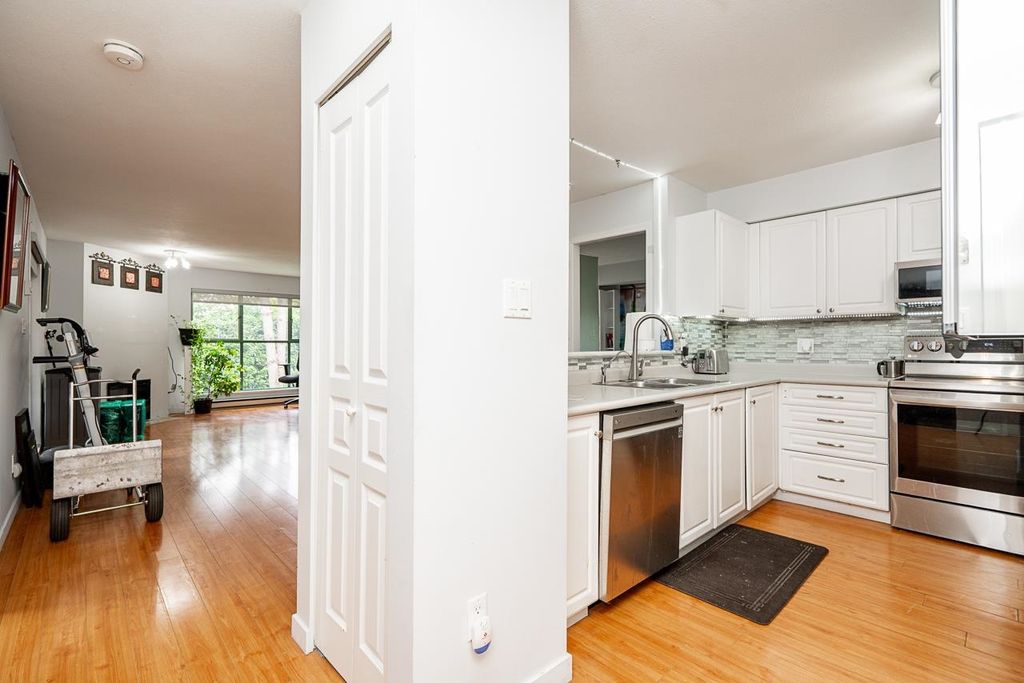 listing image 1103829924418389059