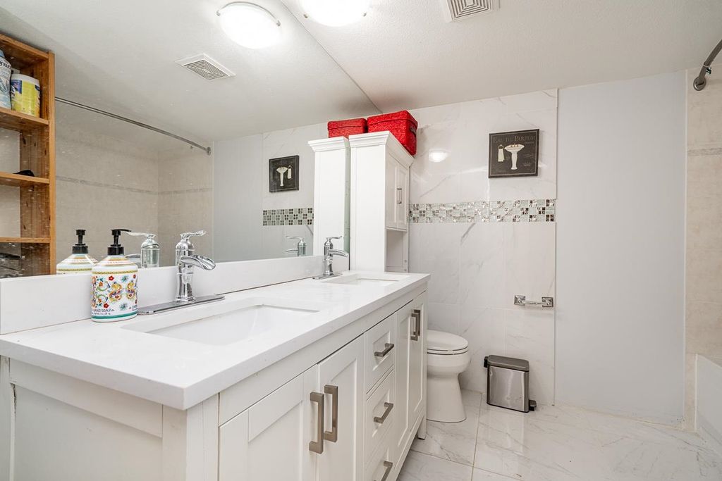 listing image 1100113956201526267