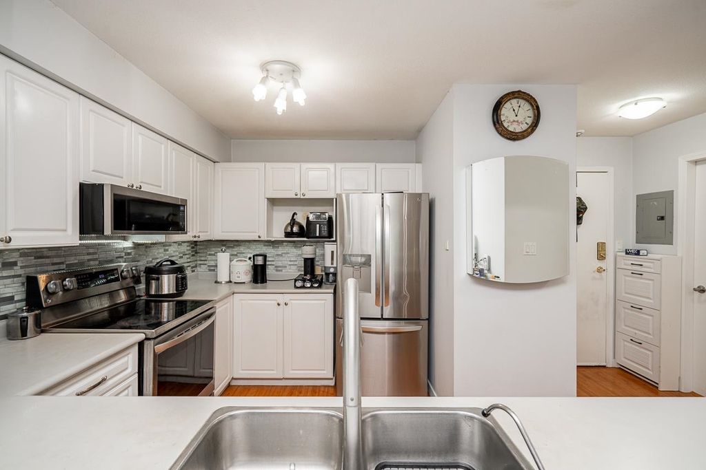 listing image 1106116030879722413