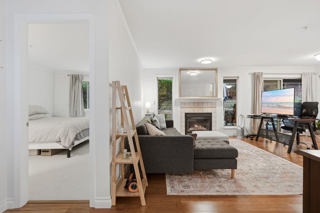 Photo of 33478 Roberts Avenue #116, Abbotsford, BC V2S 8E1 (MLS # R3121410)