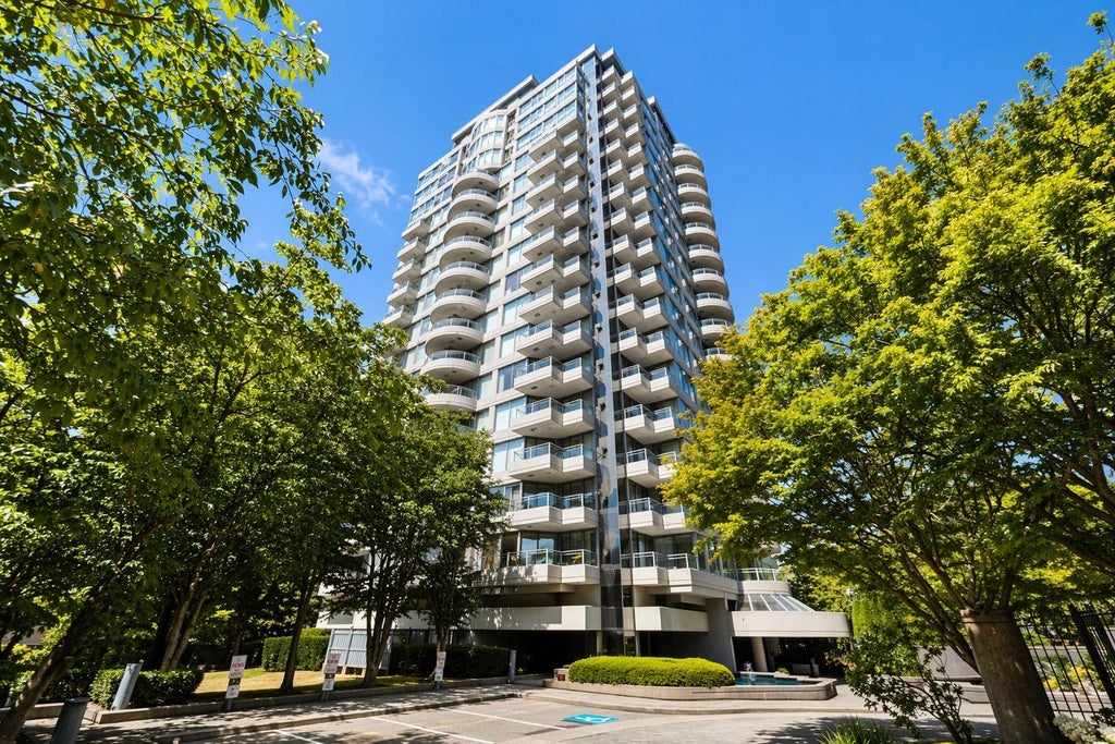 Photo of 13353 108 Avenue #702, Surrey, BC V3T 5T5 (MLS # R3138023)