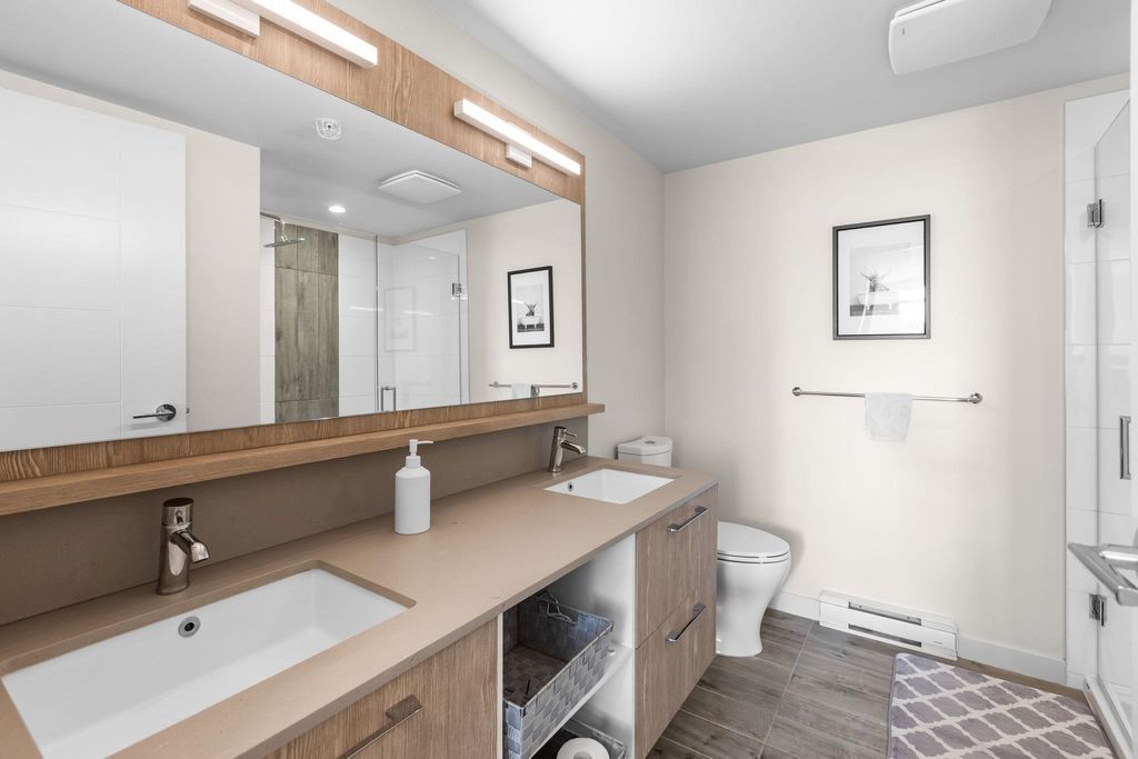 listing image 1109574659583382793
