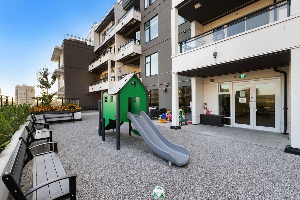 listing image 1102485189313224609