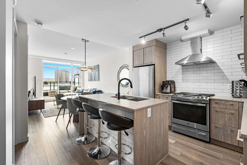 listing image 1102776680897837242