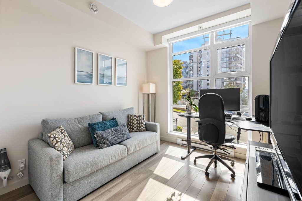 listing image 1103345136323259889