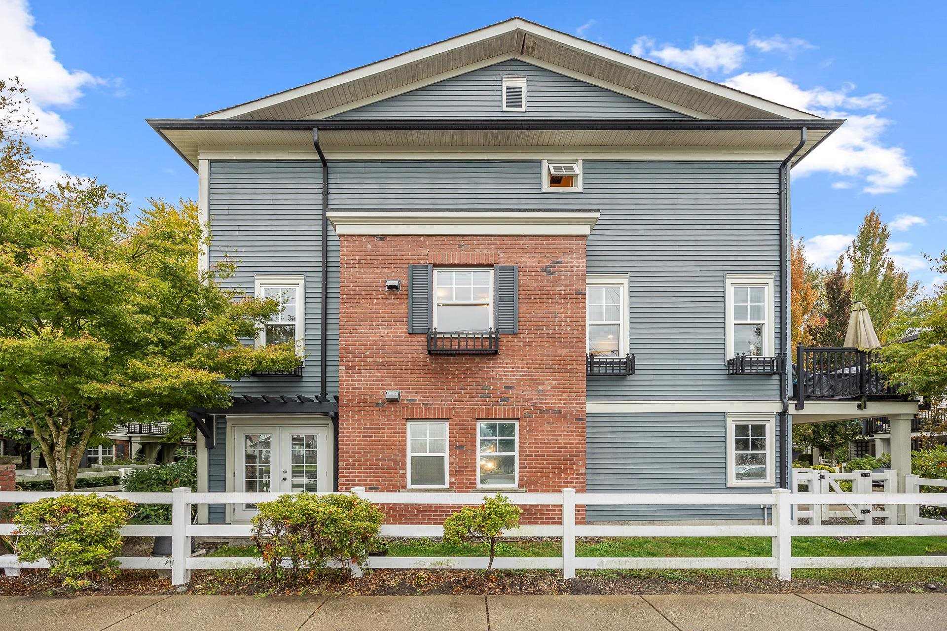 2495 Davies Avenue 5