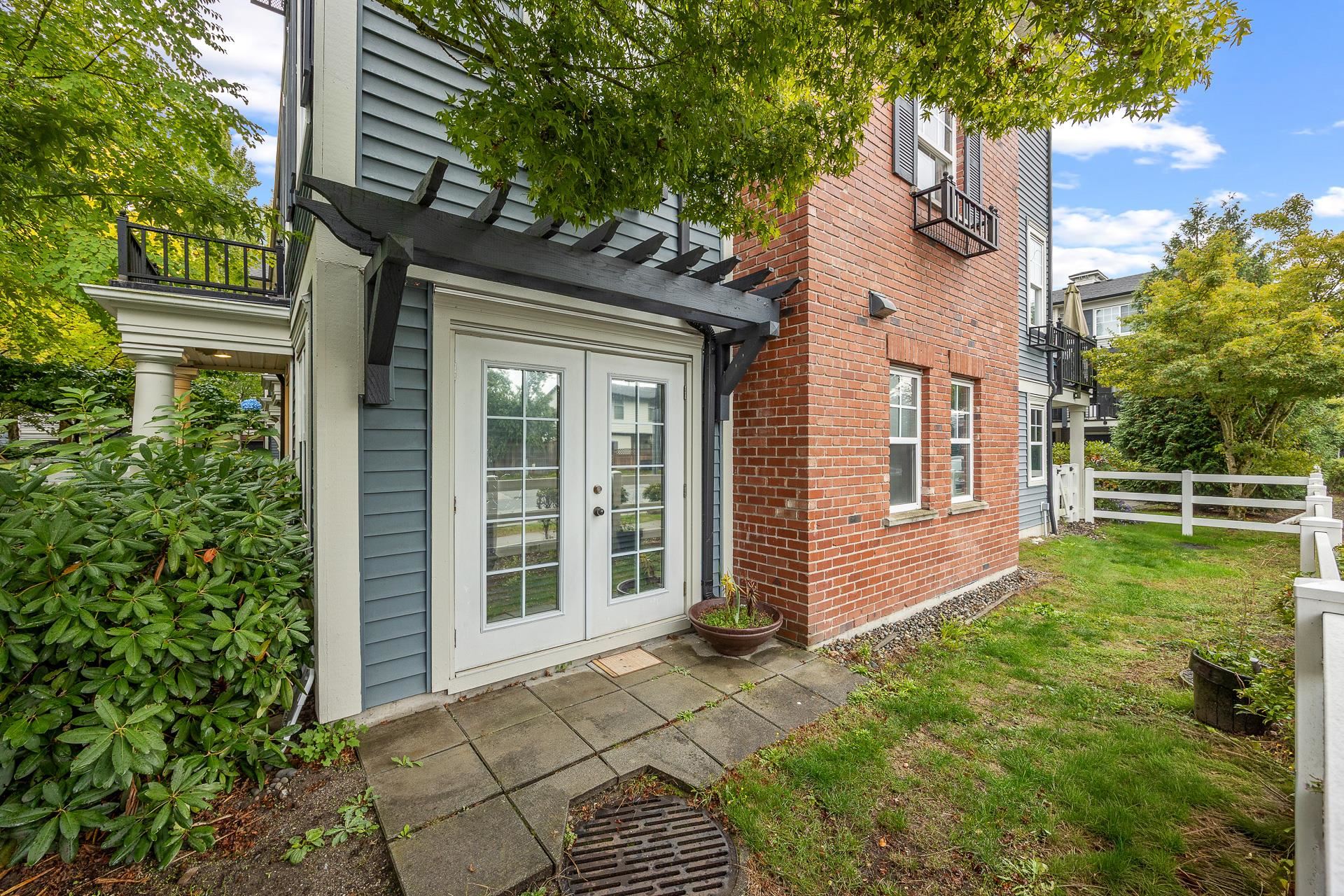 2495 Davies Avenue 5