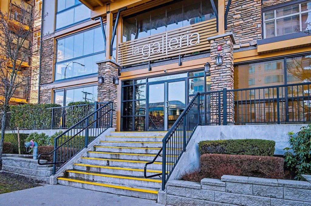 Photo of 2860 Trethewey Street #427, Abbotsford, BC V2T 0G5 (MLS # R3112011)