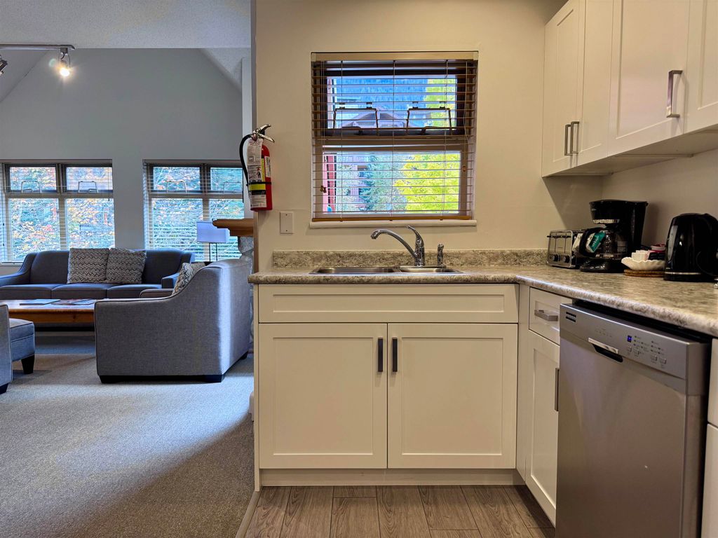 listing image 1100208568668947910