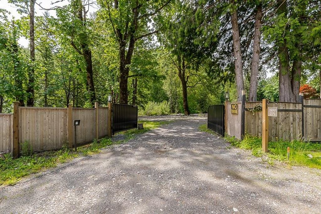 listing image 1103920948203284160