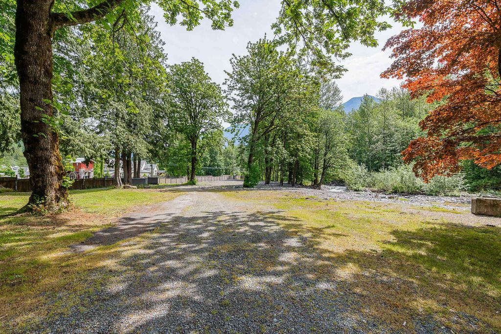 listing image 1102634772381326830