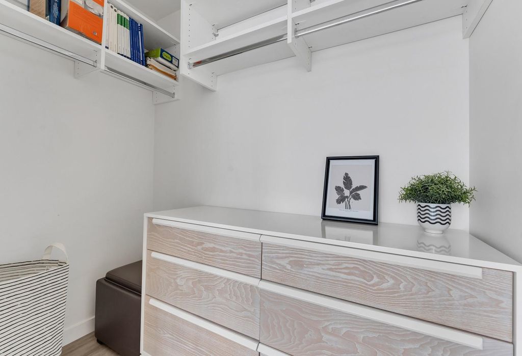 listing image 1107842037136957933