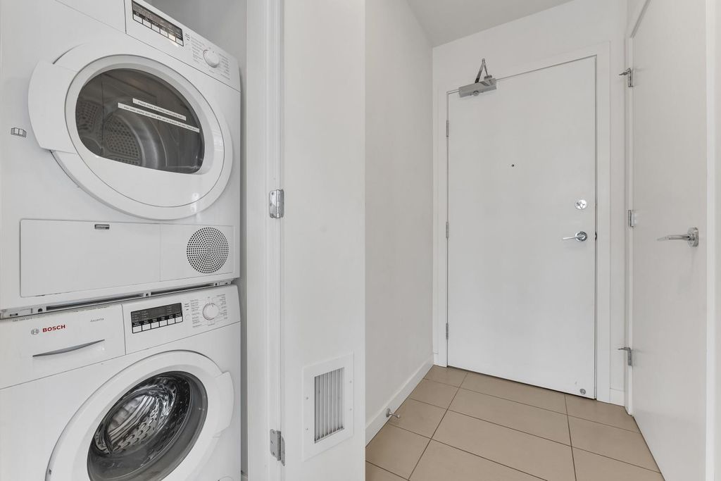 listing image 1104526251399107428