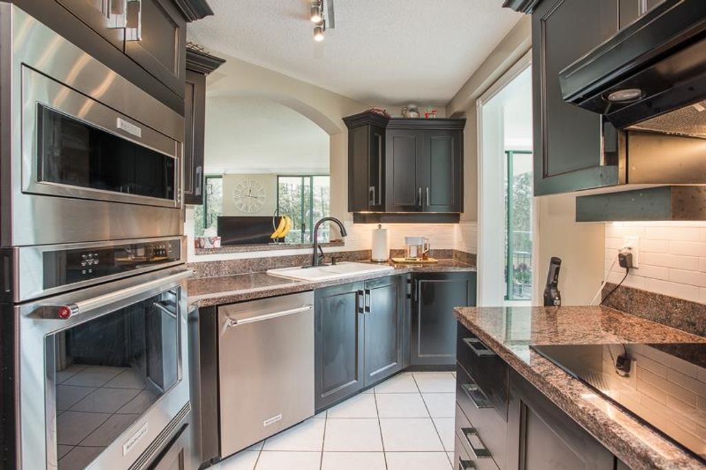 listing image 1105738325449607329