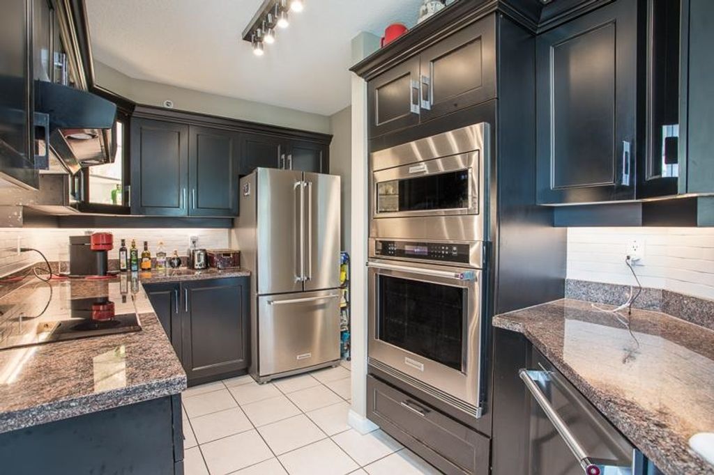 listing image 1109600470985995931