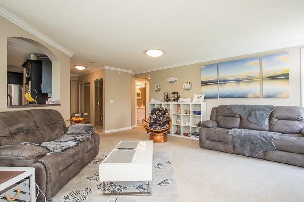 listing image 1102584704564086275