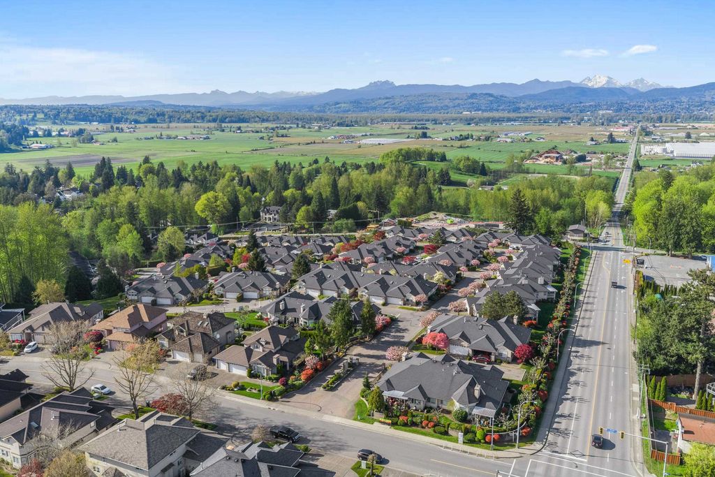 Photo of 32777 Chilcotin Drive #39, Abbotsford, BC V2T 5W4 (MLS # R3114624)