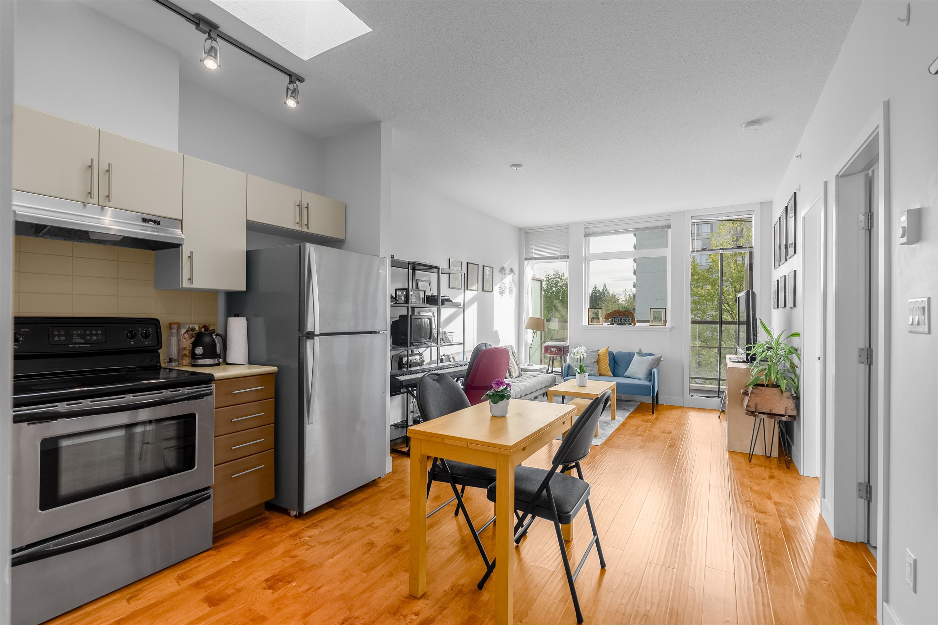 5692 Kings Road 409
