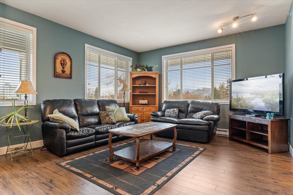 Photo of 46262 First Avenue #217, Chilliwack, BC V2P 0C3 (MLS # R3099542)