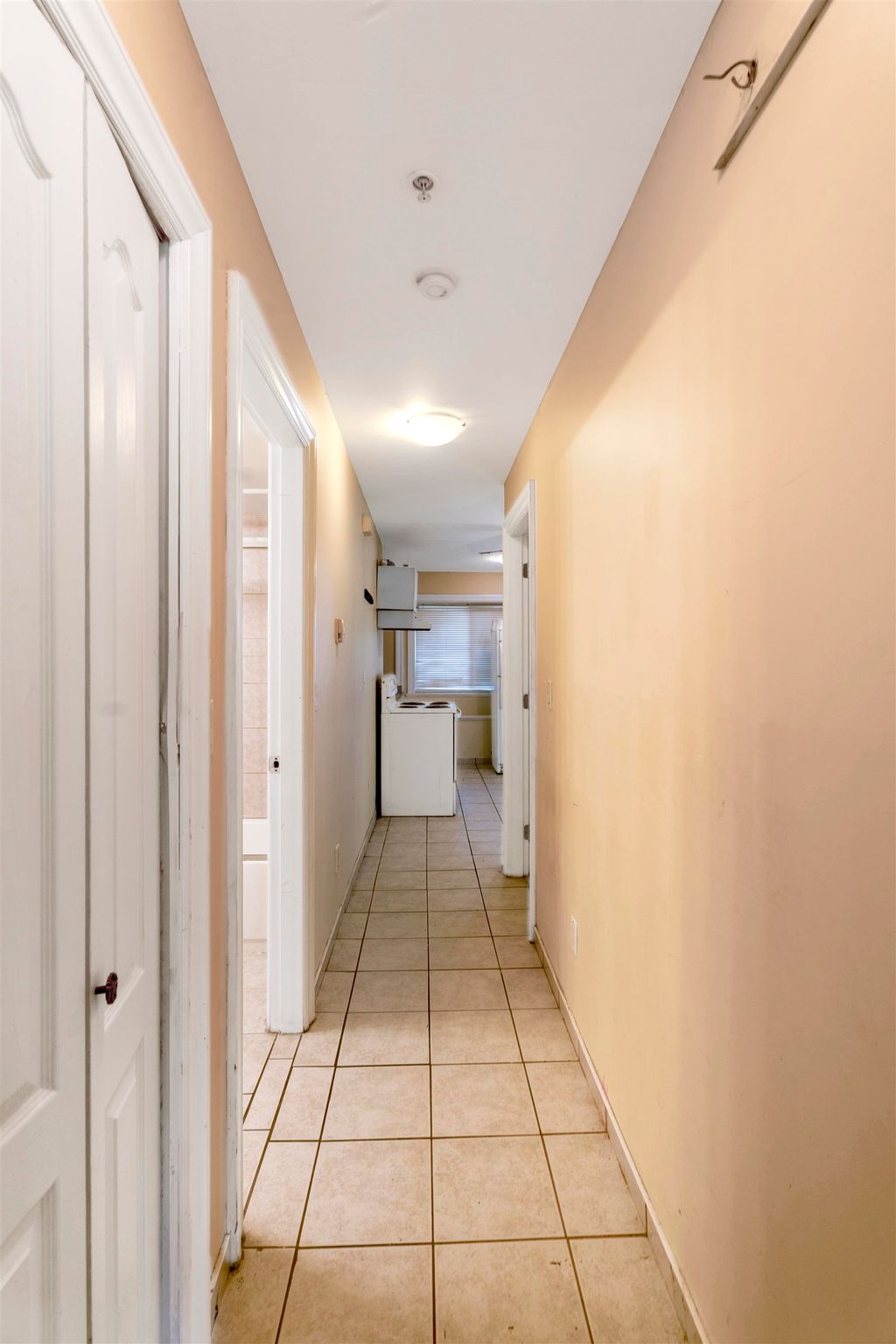 listing image 1102103344887891915