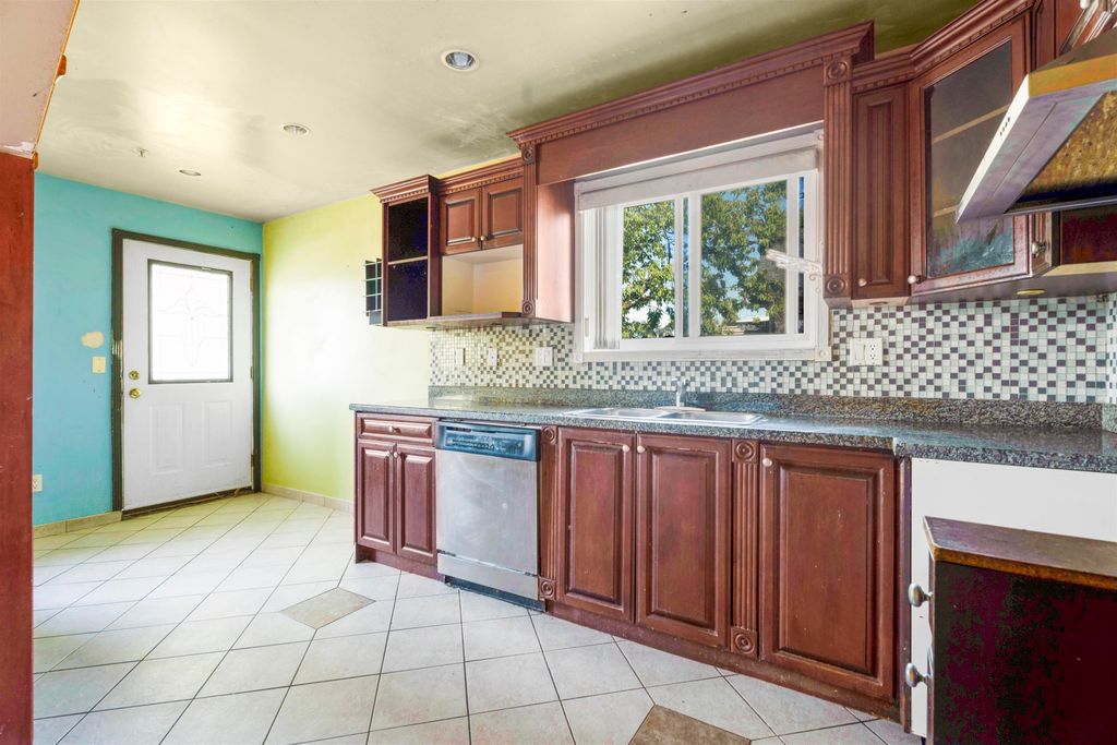 listing image 1101072887106107896