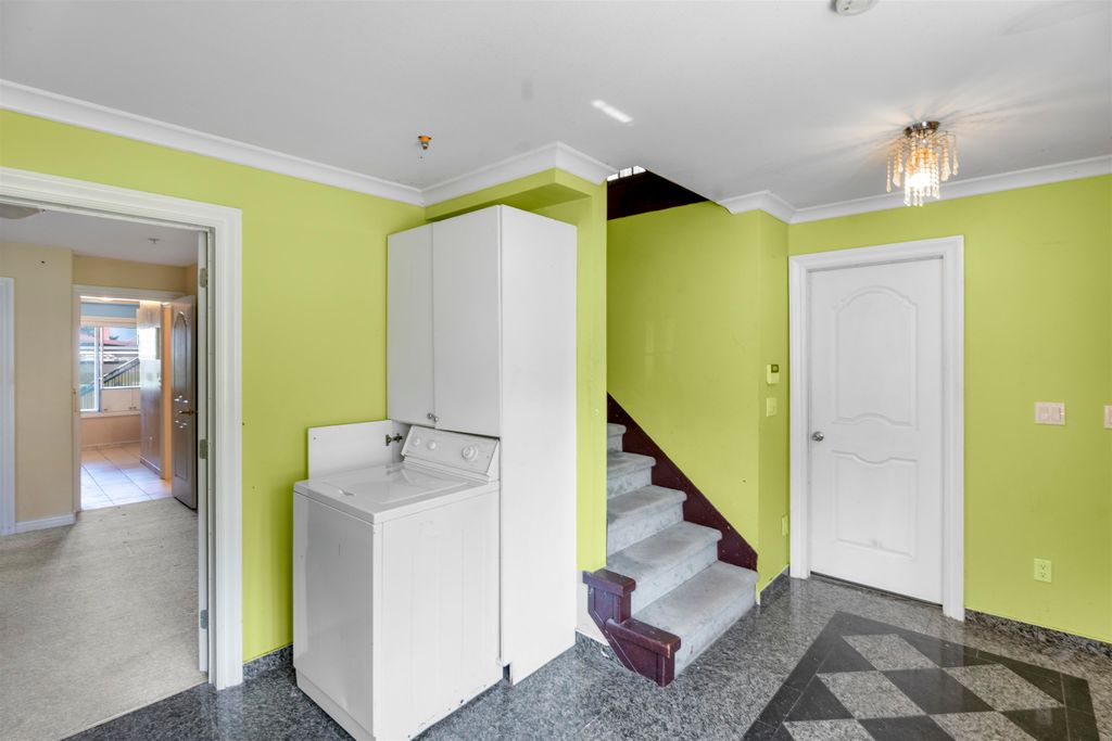 listing image 1100106474442666298