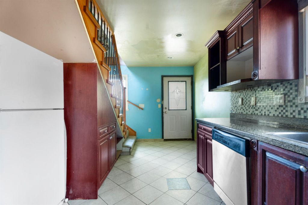listing image 1109293802926418859