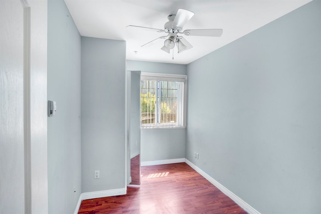 listing image 1102728068612781700