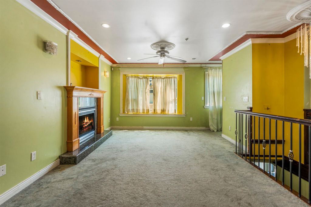 listing image 1102502699994351305
