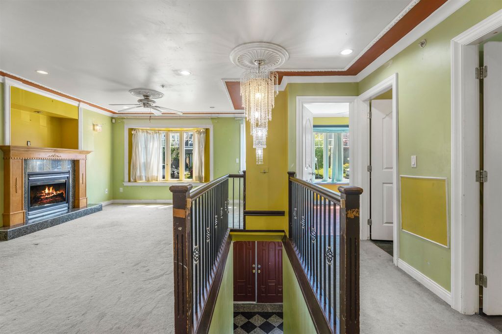 listing image 1103893931274286337