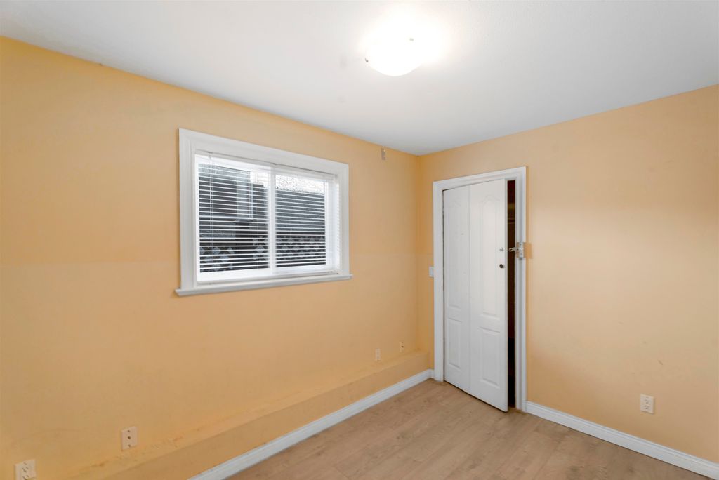 listing image 1100261497371030100