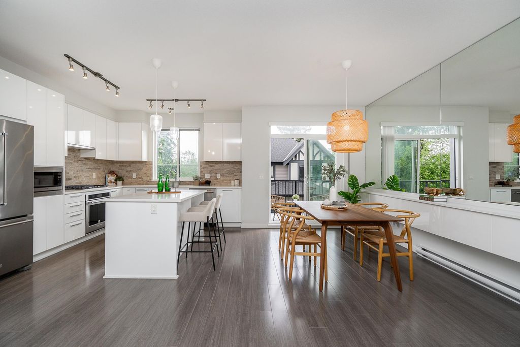 listing image 1109841258736948801