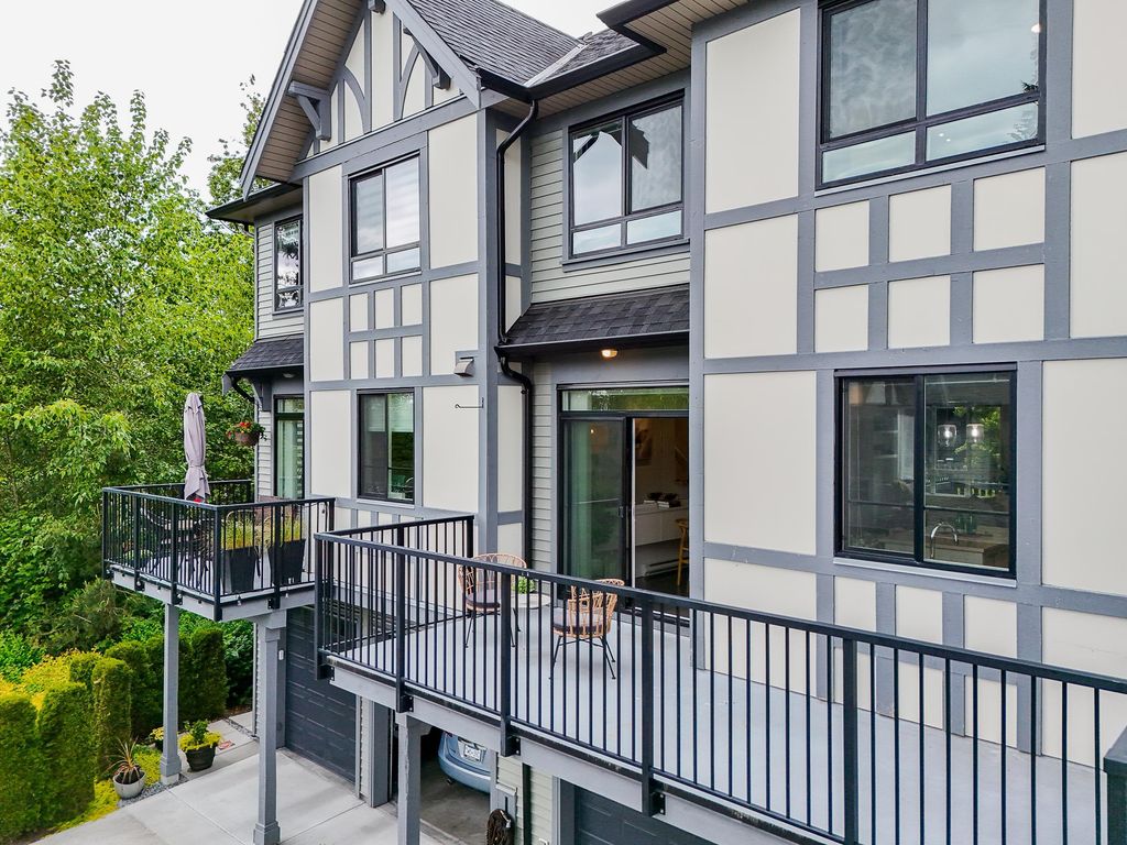 listing image 1106940157932494523