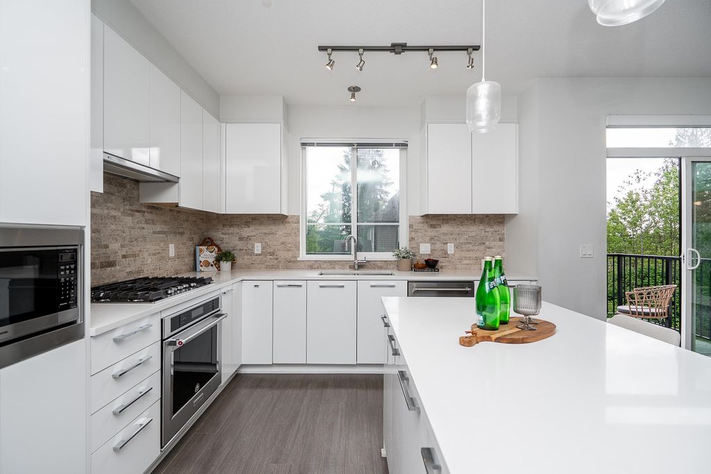 listing image 1108450314238796556