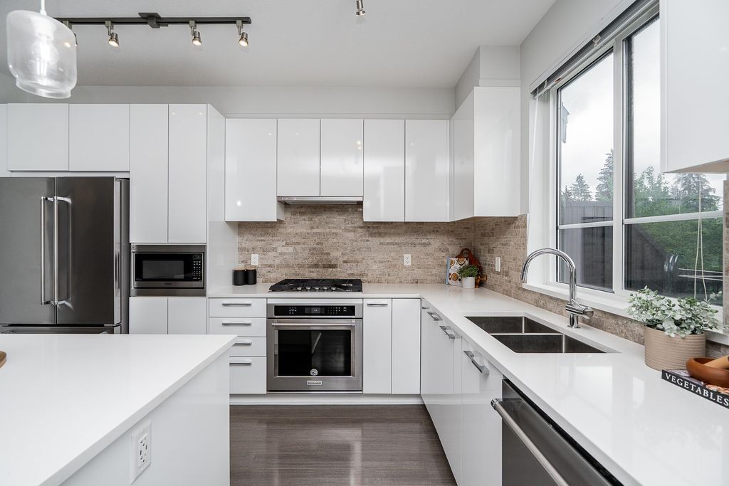 listing image 1107330109855043028
