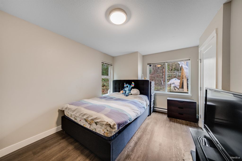 listing image 1102354232686697875