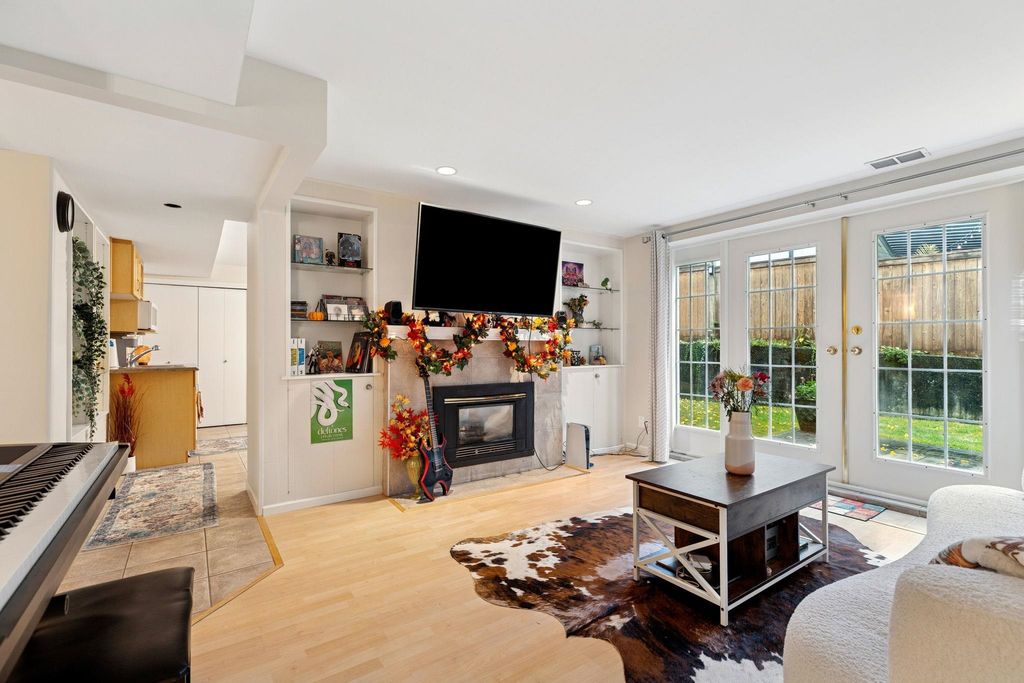 listing image 1109997662112593647