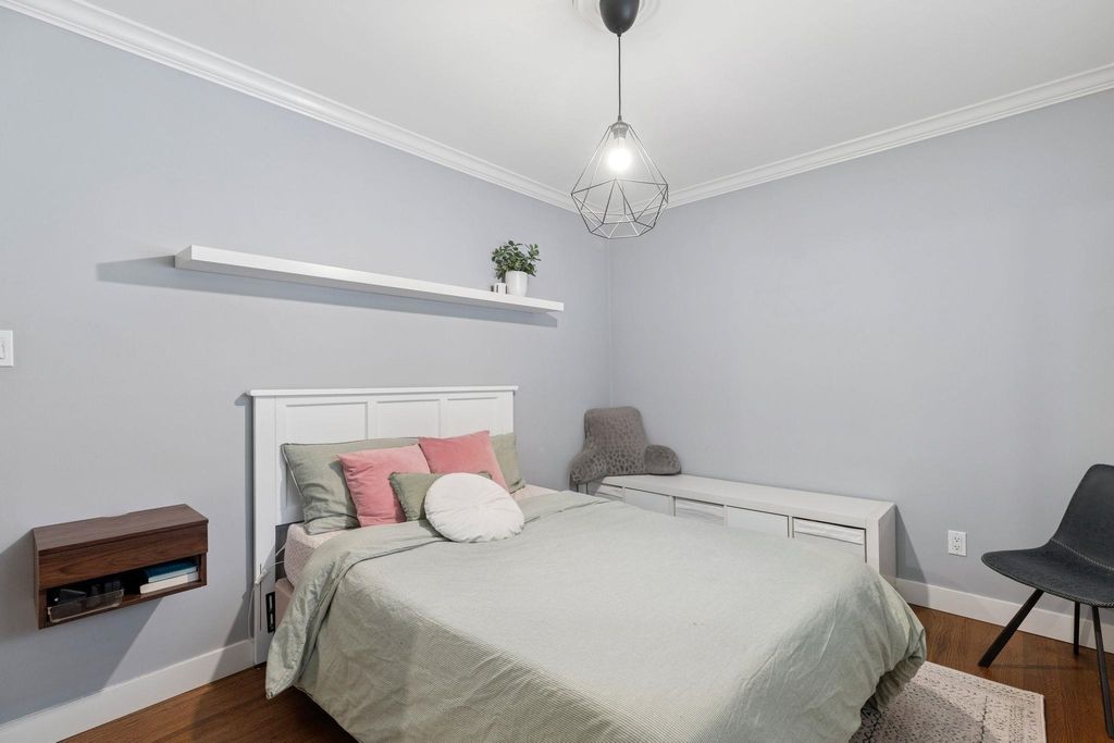 listing image 1103454083521417711