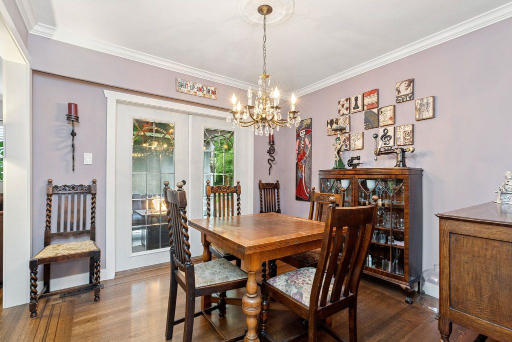 listing image 1105856471652474595