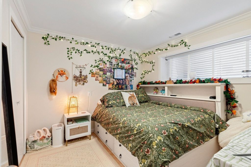 listing image 1101345195806155959