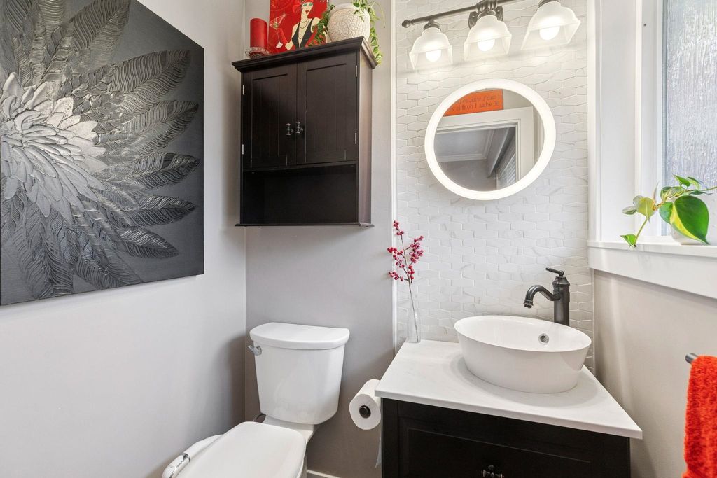 listing image 1109744399296985843