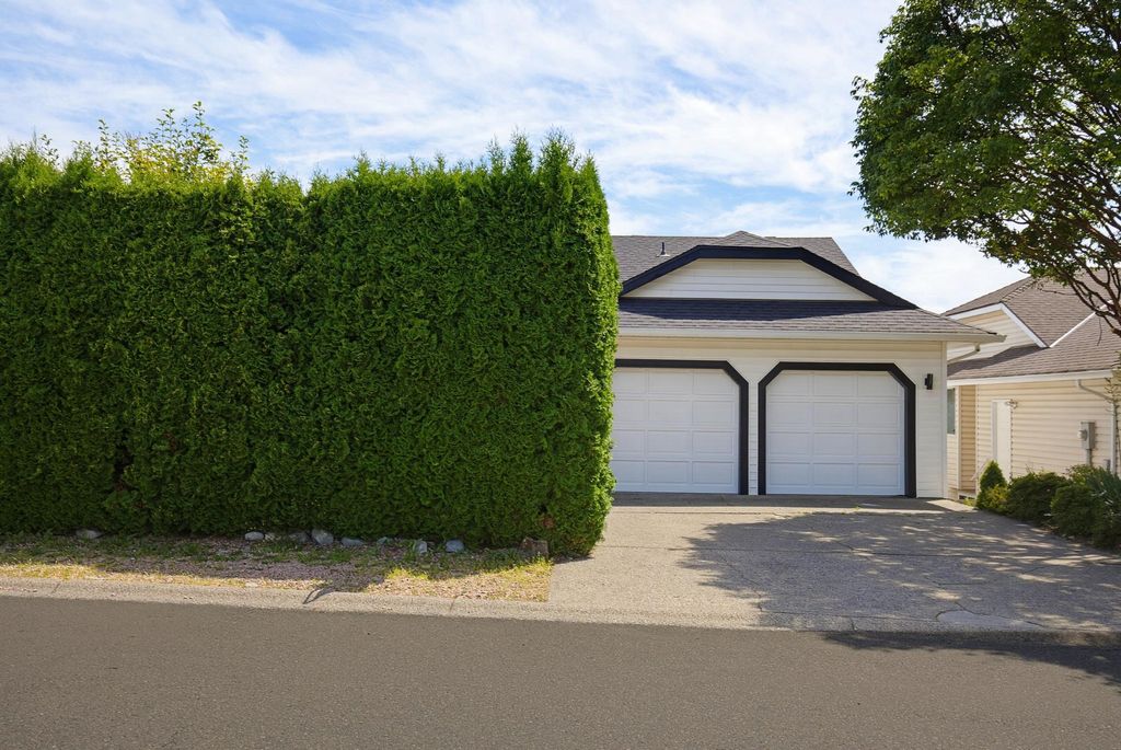 Photo of 31122 Southern Drive, Abbotsford, BC V2T 5K2 (MLS # R3138223)