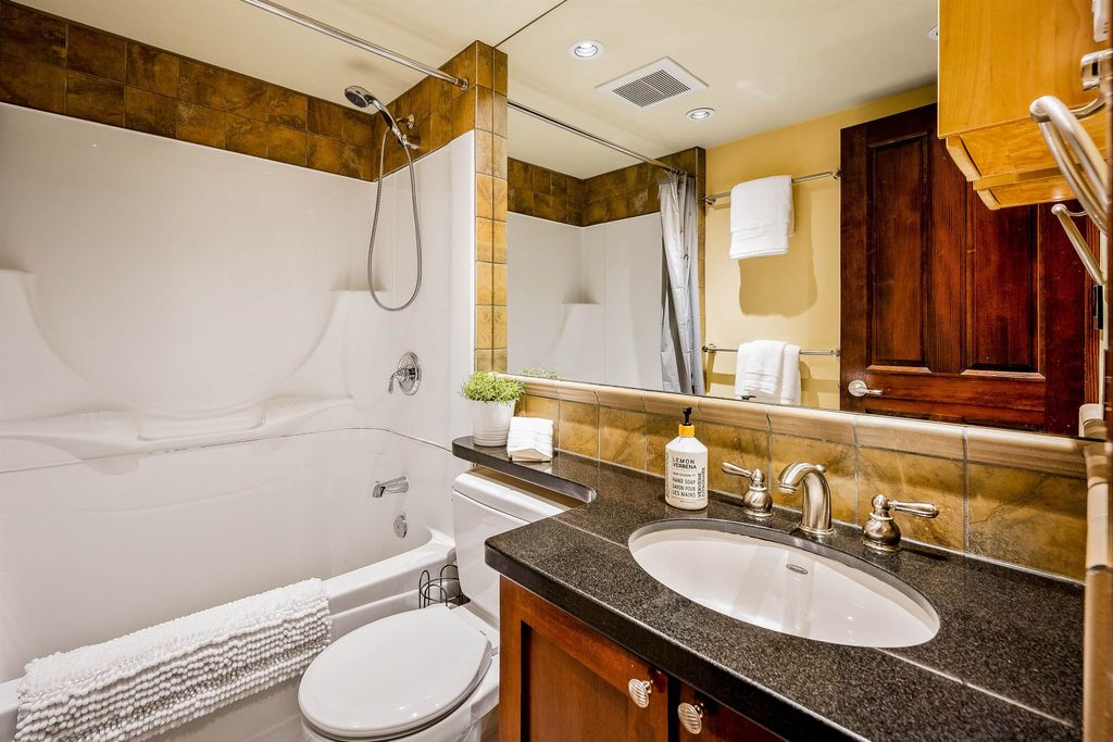 listing image 1109888017439513260