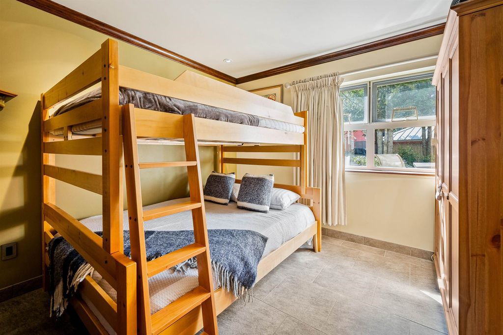 listing image 1105059880018234922