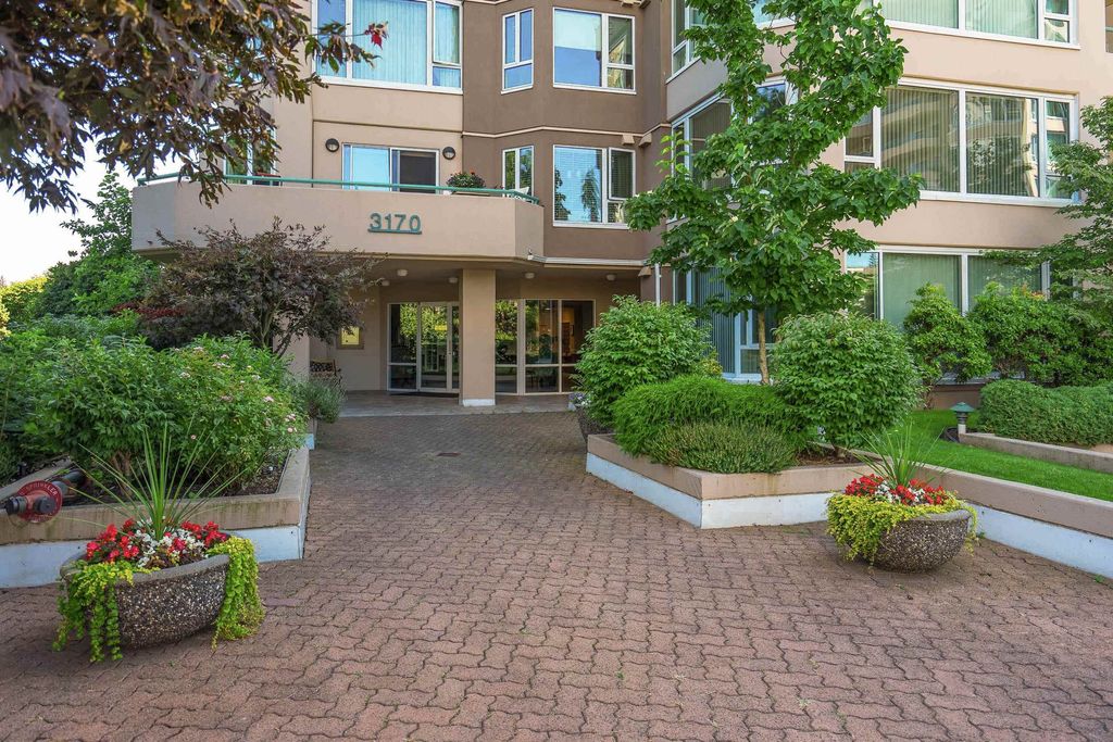 Photo of 3170 Gladwin Road #102, Abbotsford, BC V2T 5T1 (MLS # R3130422)