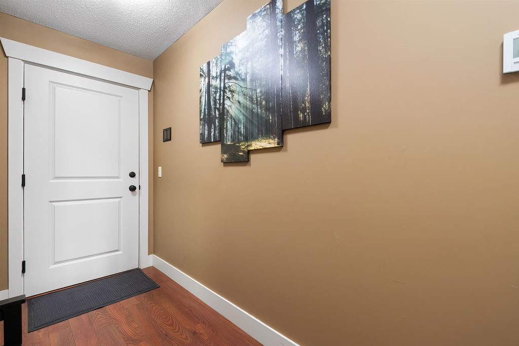 Photo of 45893 Chesterfield Avenue #207, Chilliwack, BC V2P 1M5 (MLS # R3111424)