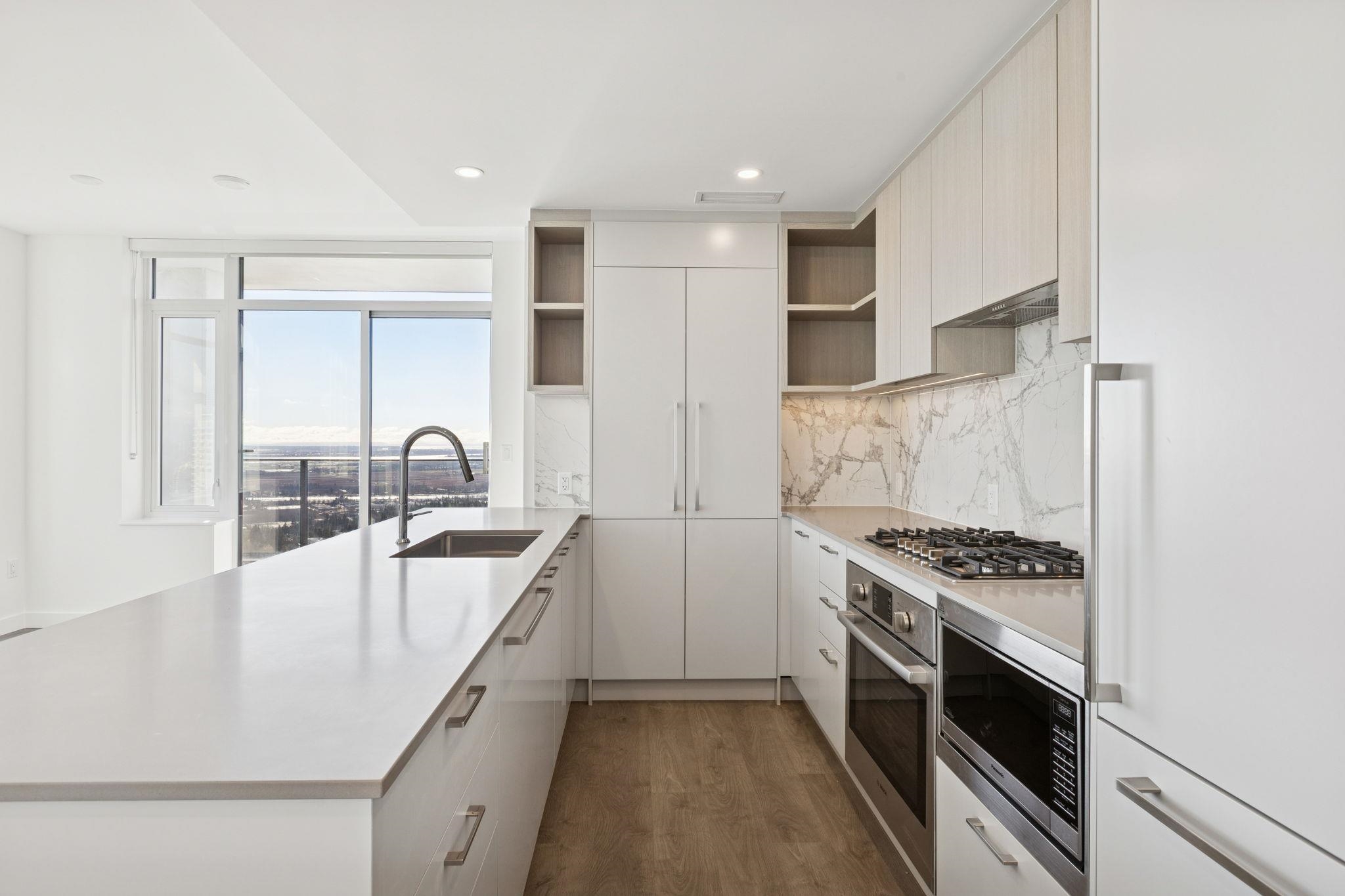 6468 Willingdon Avenue 2901