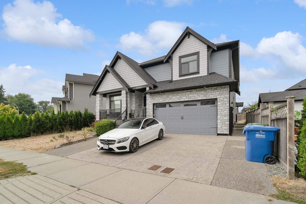 Photo of 27687 Railcar Crescent, Abbotsford, BC V4X 0B8 (MLS # R3097040)