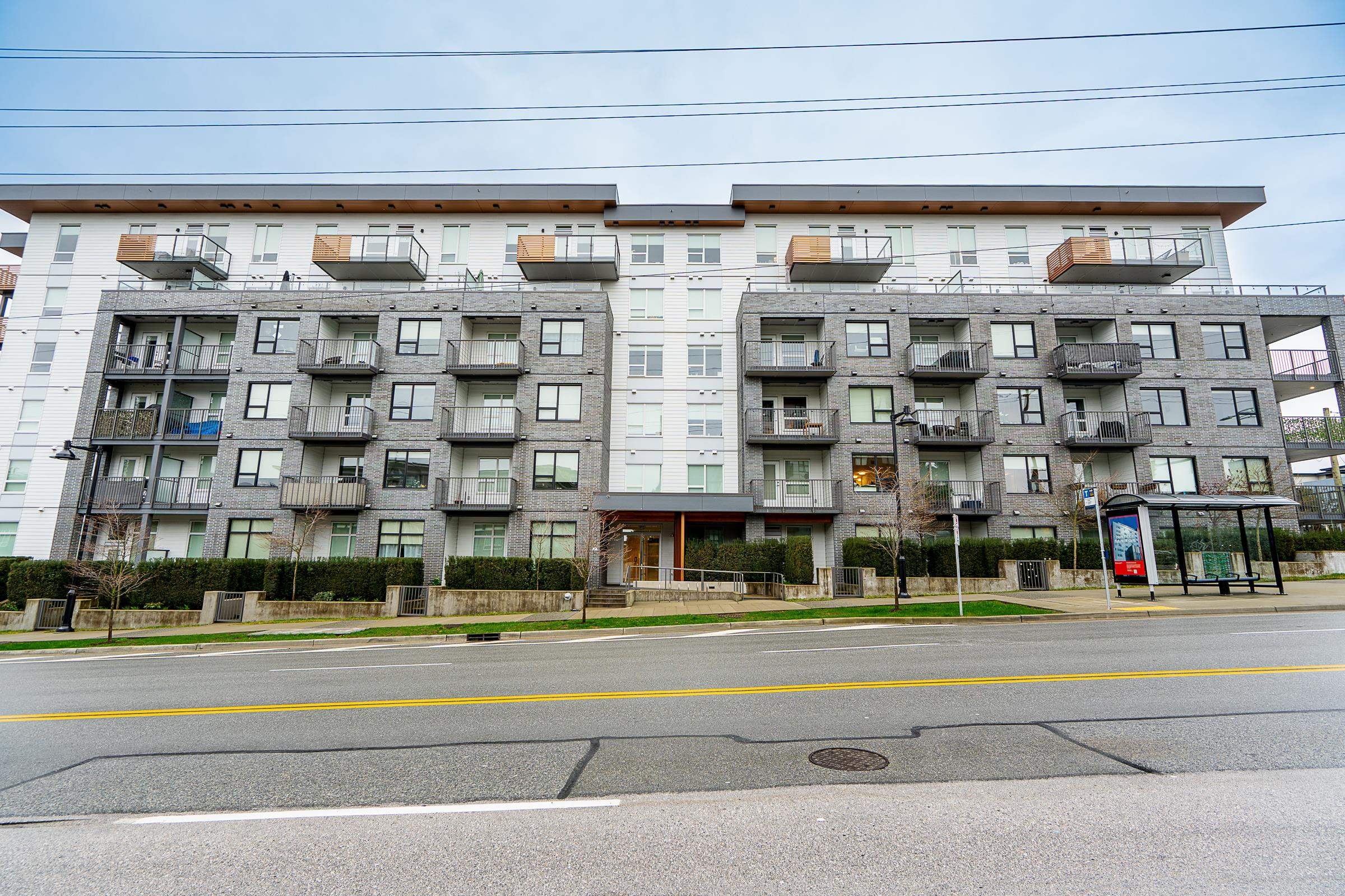 645 Como Lake Avenue 304